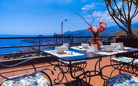 Casa Gina, With Views To Funchal Bay